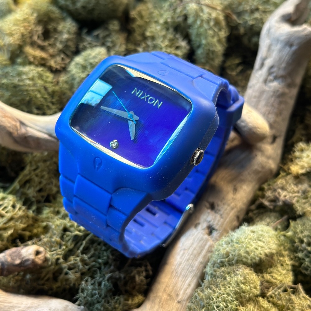 Mens Nixon watch: The Rubber Player in Purple
